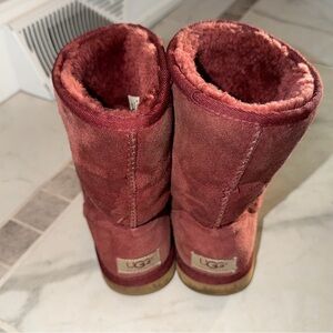 $190 Ugg Australia Classic Short Boots Sangria Red Women’s Size 6 Good Used 5825